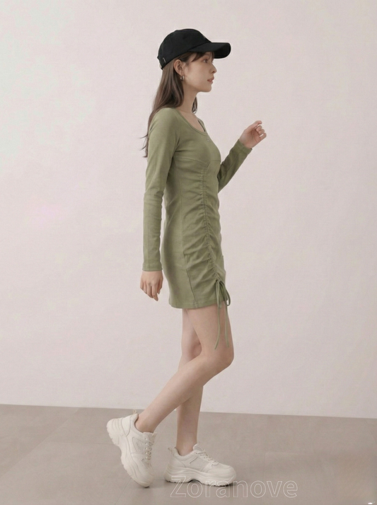 方領抽繩褶皺修身長袖洋裝